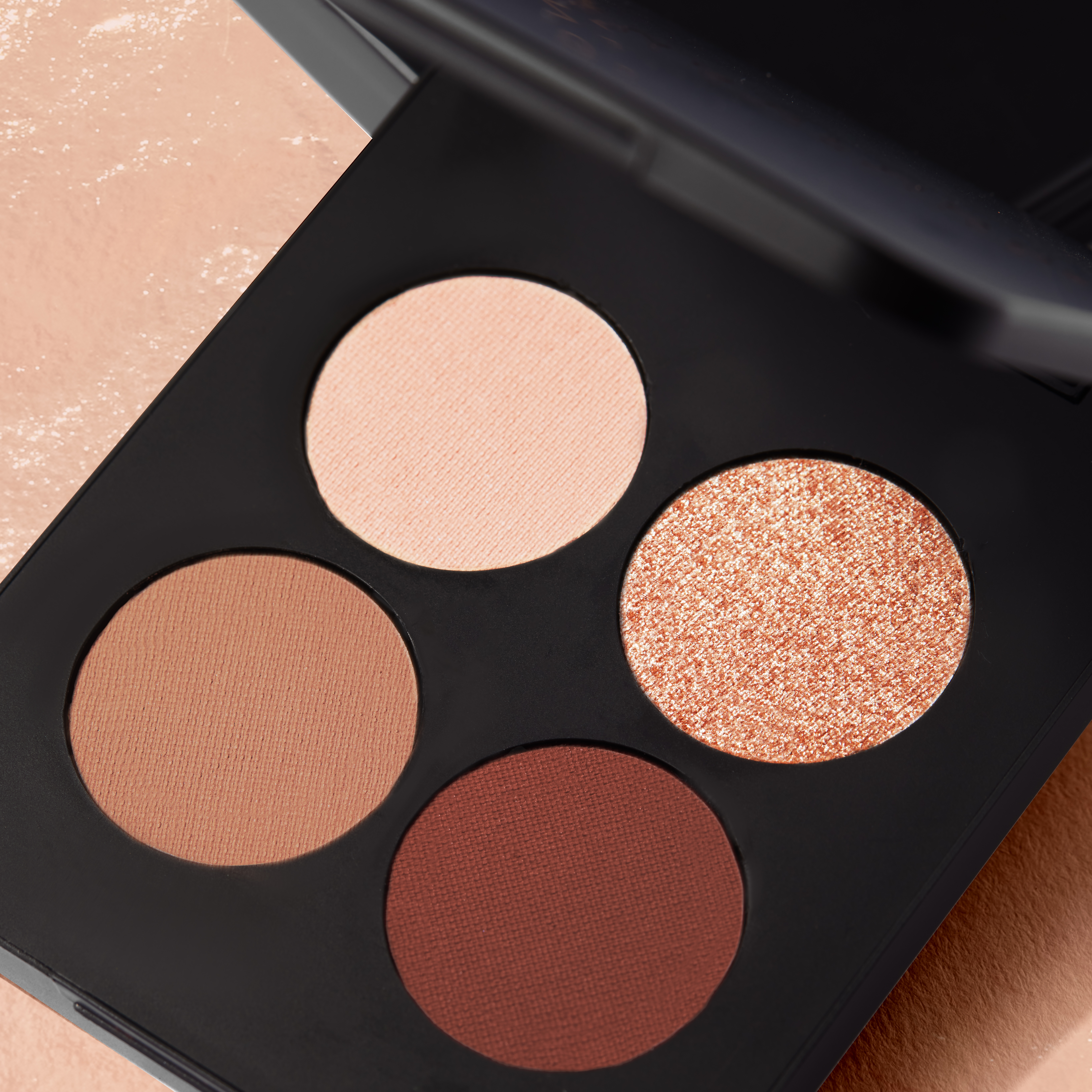 Youngblood Pressed Mineral Eyeshadow Quad Starlit - Мінеральні тіні для повік - фото №1 Youngblood Pressed Mineral Eyeshadow Quad Starlit - Мінеральні тіні для повік - фото №1